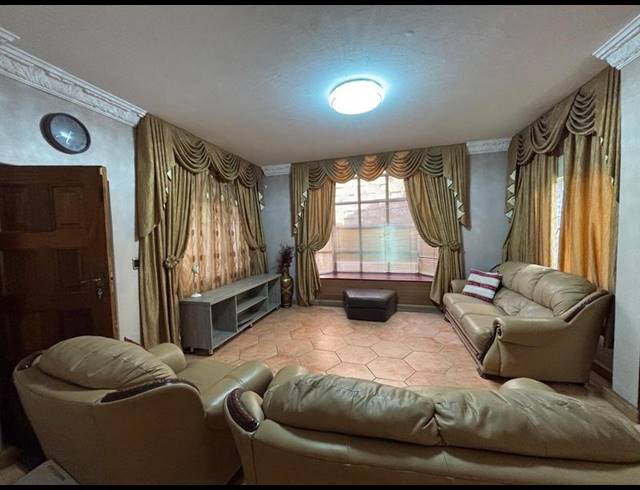 4 BEDROOM HOUSE FOR SALE IN RESERVOIR HILLS